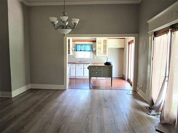 5th image of 2417 1st St