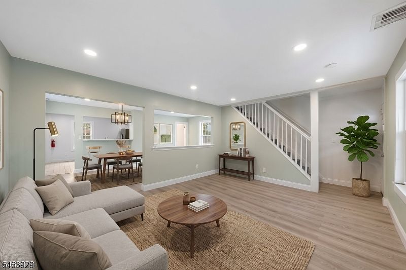 1st image of 29 South St