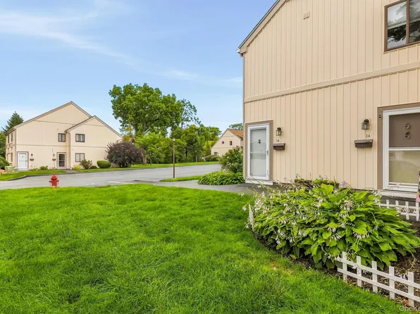 1 Kings Court #A, Mohegan Lake, NY 10547