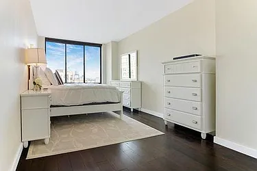 Rented by R New York