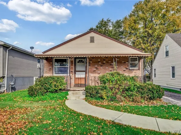 34 Colonial Dr, Tonawanda, NY 14150