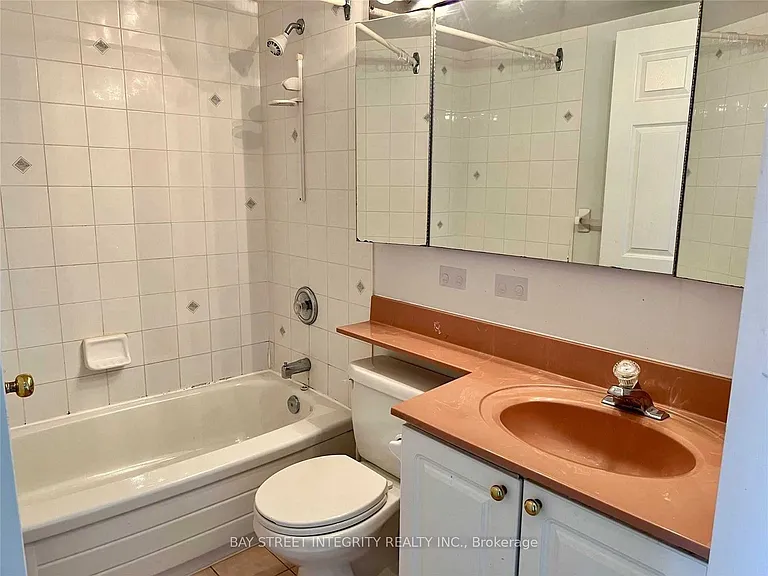 8 Pemberton Ave #709 — Photo 15