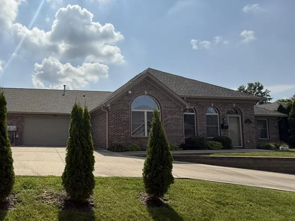 8117 Wyntree Villas Dr, Newburgh, IN 47630