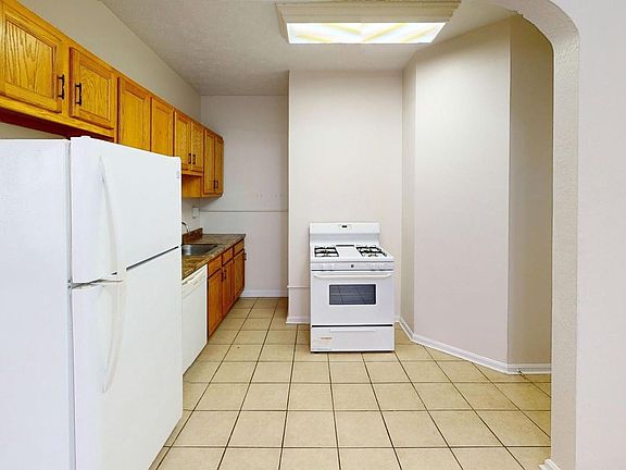 4th image of 2566 Kemper Rd APT 304