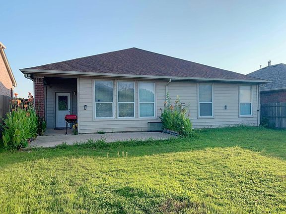 3rd image of 2708 Silver Hill Dr