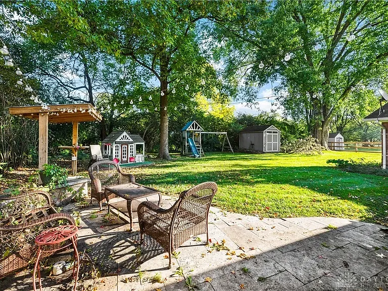 301 S Village Dr — Photo 35