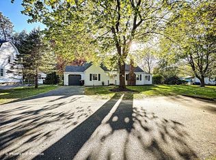 130 S Park Ter, Agawam, MA 01001