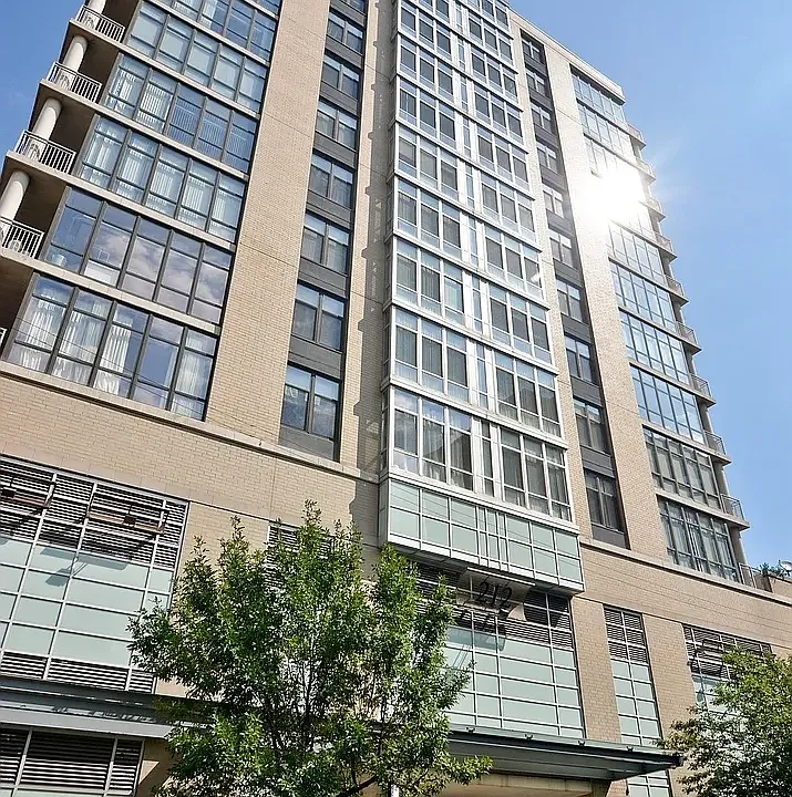 212 E Cullerton St #907