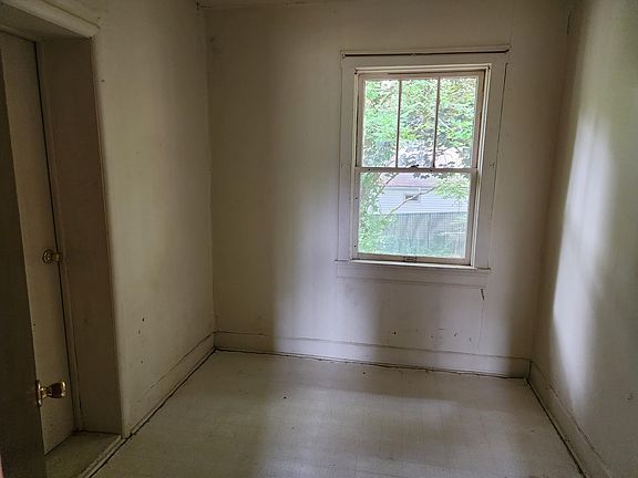 3rd image of 59213 Lambert St
