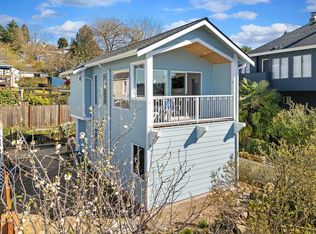 347 NW 52nd St #B, Seattle, WA 98107