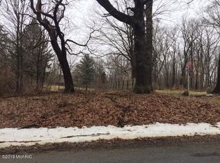 2800 Oak Forest Rd, Buchanan, MI 49107