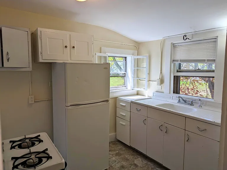 165 Brunswick St #7 — Photo 2