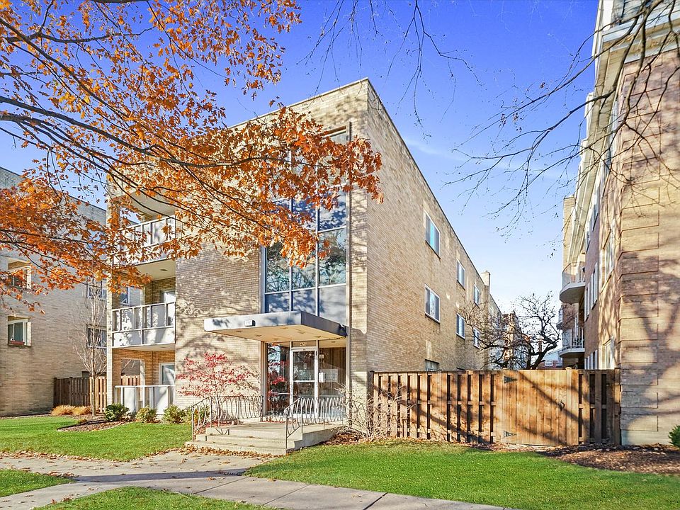 1st image of 425 Wesley Ave