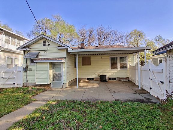 3rd image of 112 E Republic Ave