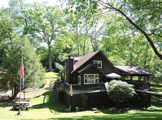 N3298 Robin Rd, Lake Geneva, WI 53147