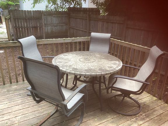 2nd image of 1106 E Fulton St
