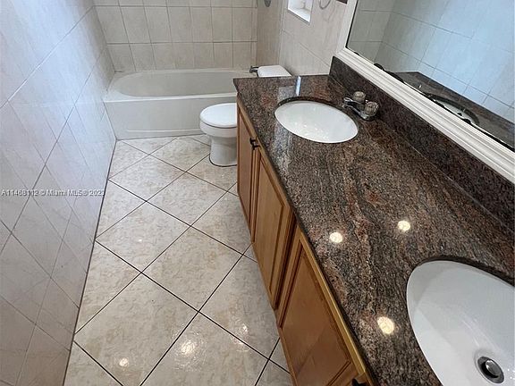 5th image of 6820 SW 7th Ct