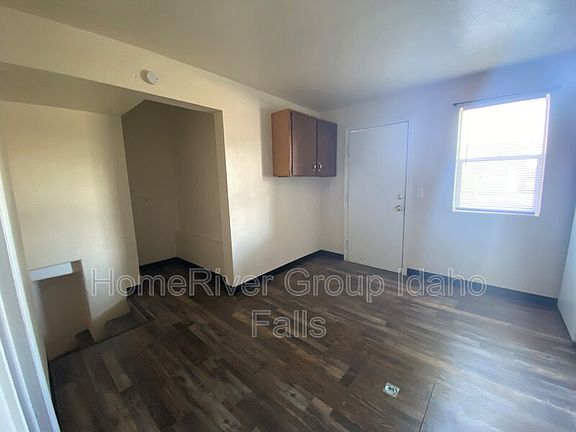 2nd image of 2001 W Broadway St APT 9