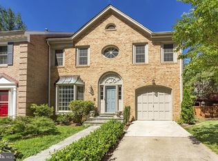 7439 Crestberry Ln, Bethesda, MD 20817