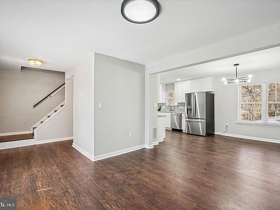2nd image of 10 Red Wing Ct