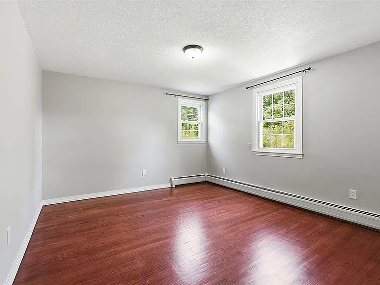 1107 N Pleasant St — Photo 20