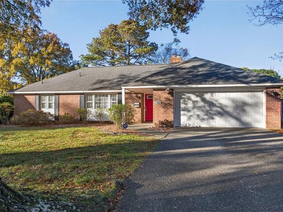 502 Elizabeth Lake Dr, Hampton, VA 23669