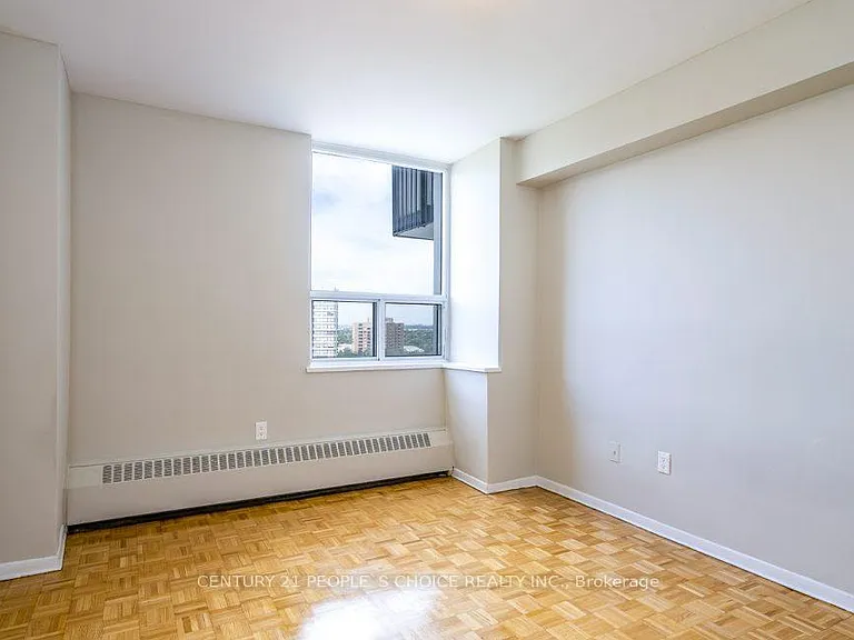 6161 Bathurst St #803 — Photo 8