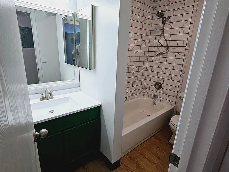 Sugarbush Apartments — Photo 26