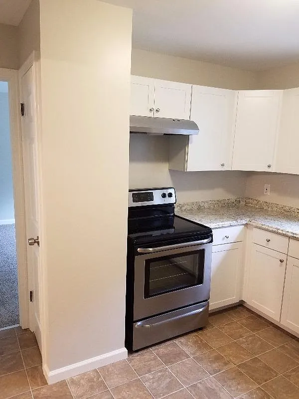 Farmington House Apartments — Photo 3