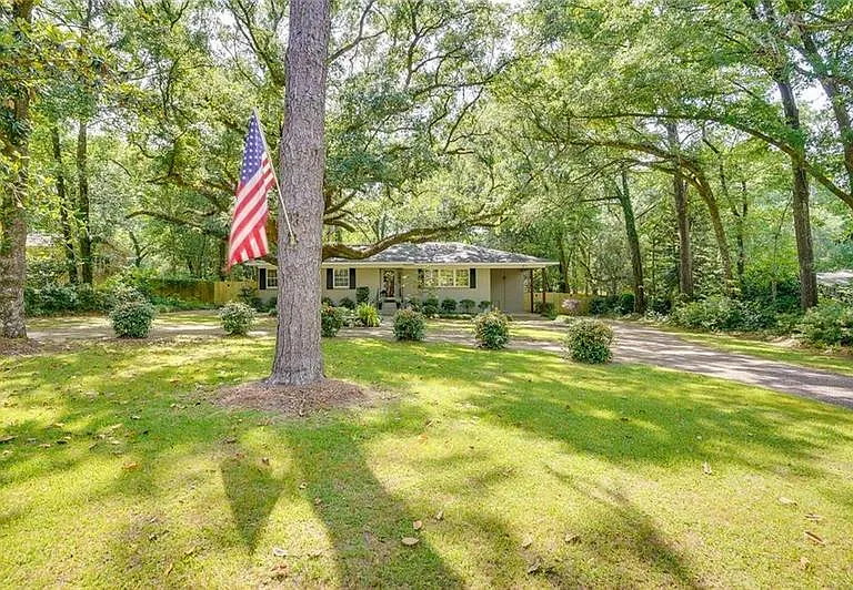 266 Jackson Dr — Photo 2