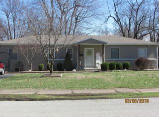 1338 S Cedarbrook Ave, Springfield, MO 65804