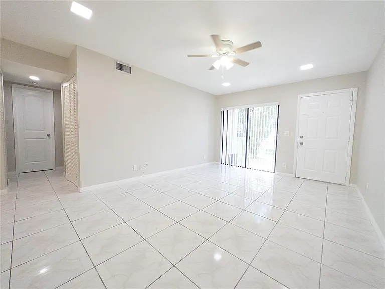 3256 NW 104th Ave #3256 — Photo 9