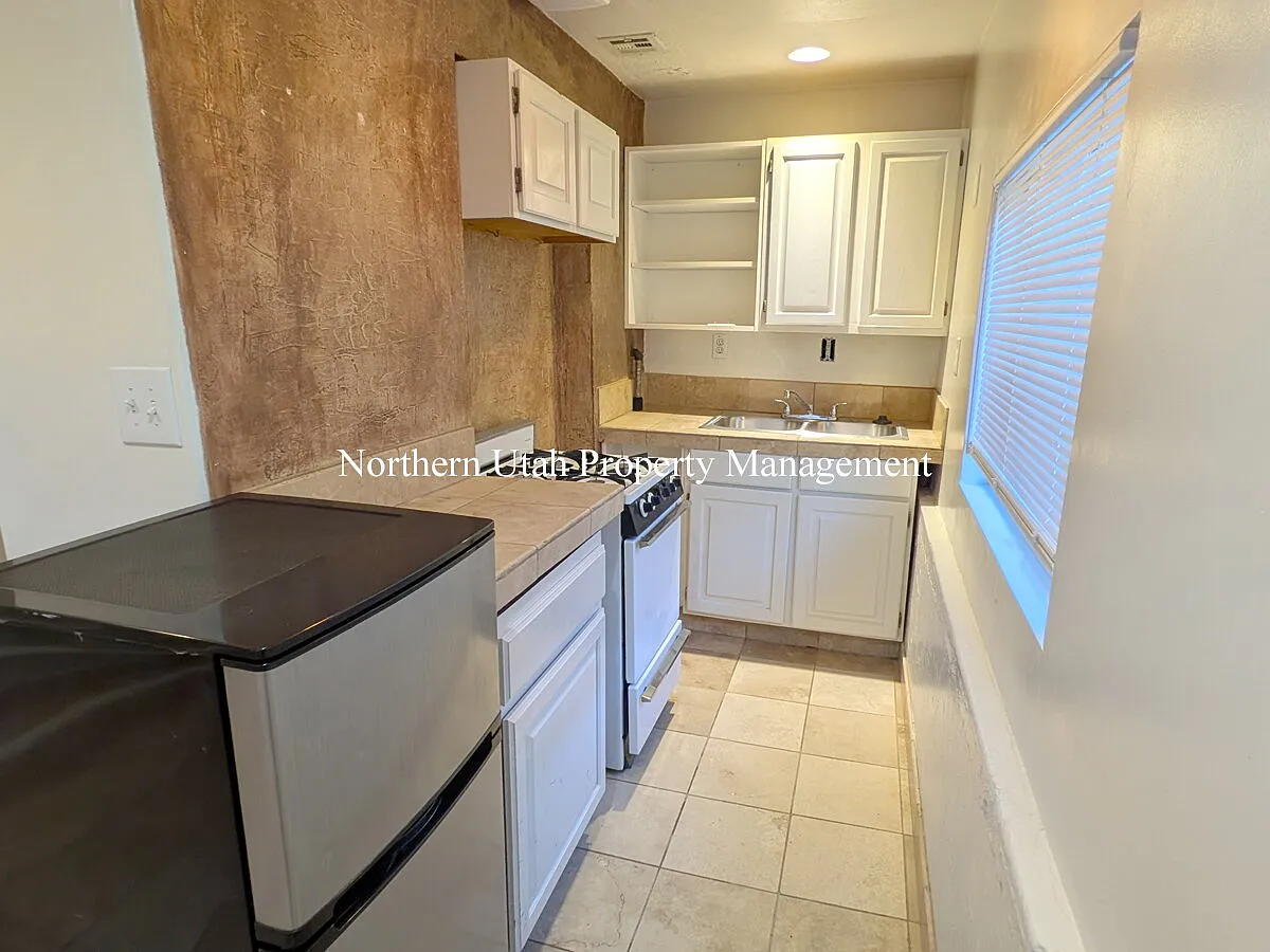 425 E 4th Ave — Photo 2