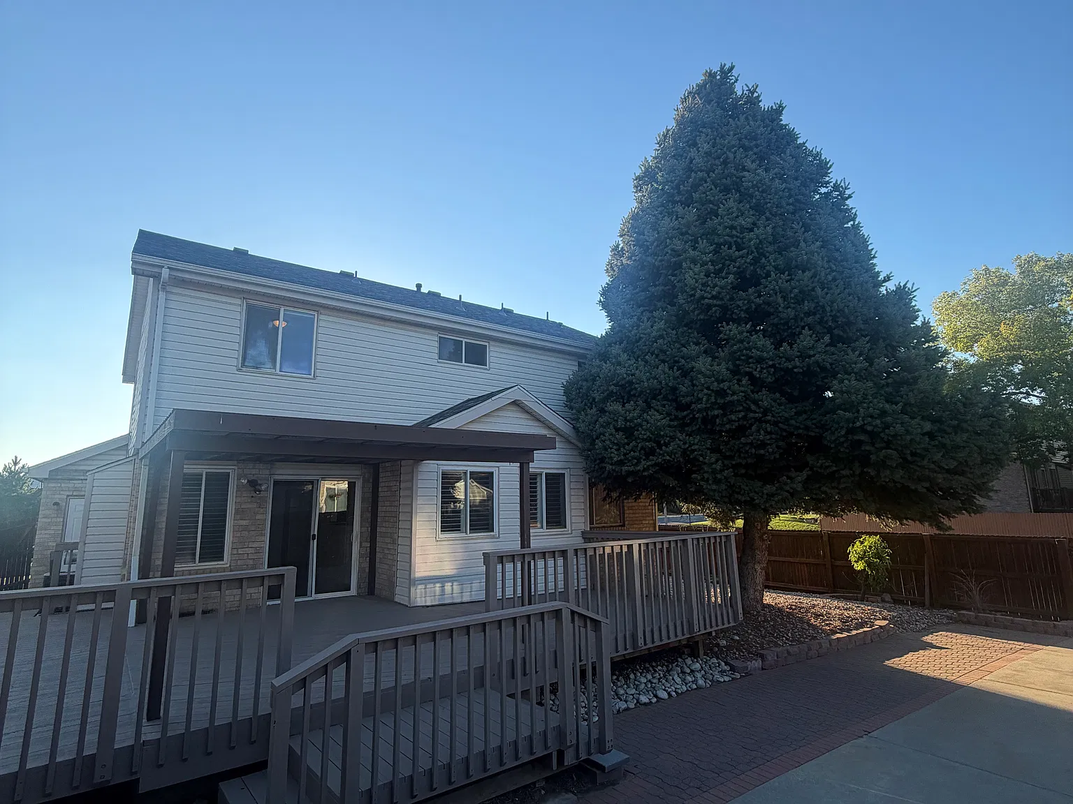 3 bed, 2818 sqft, $3,200 — Photo 3