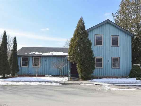 25 Bond St S, Hamilton, ON L9H 3H2