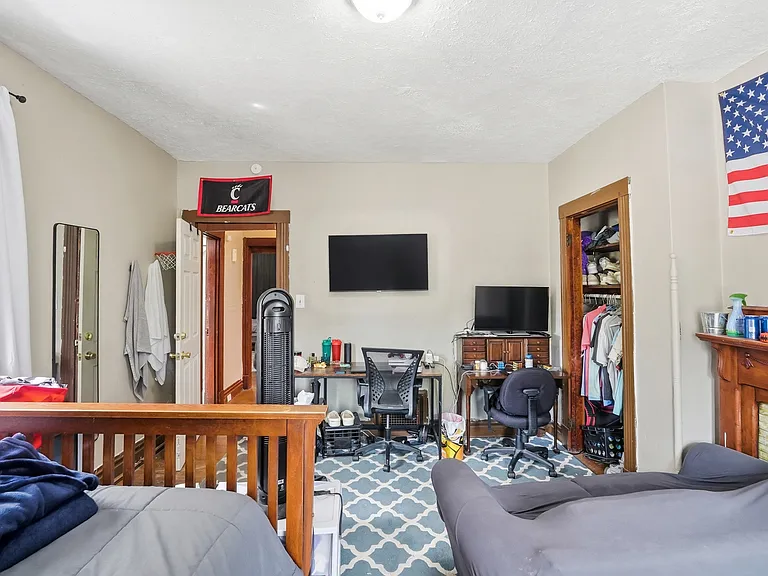 2661 Bellevue Ave — Photo 19
