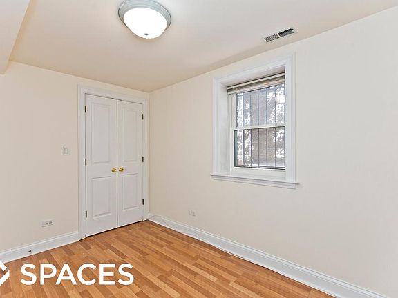 2nd image of 1720 W Beach Ave #Grdn