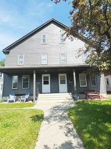 16-18 Dexter St, Holyoke, MA, 01040