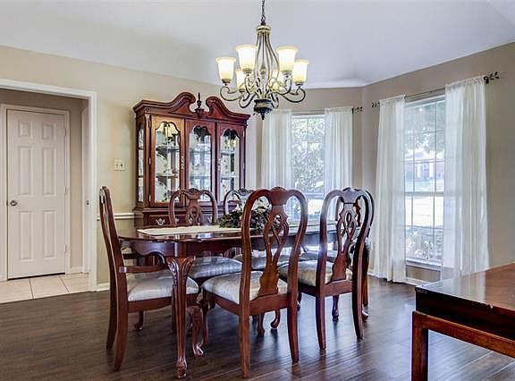 3rd image of 1309 Royal Palm Ln