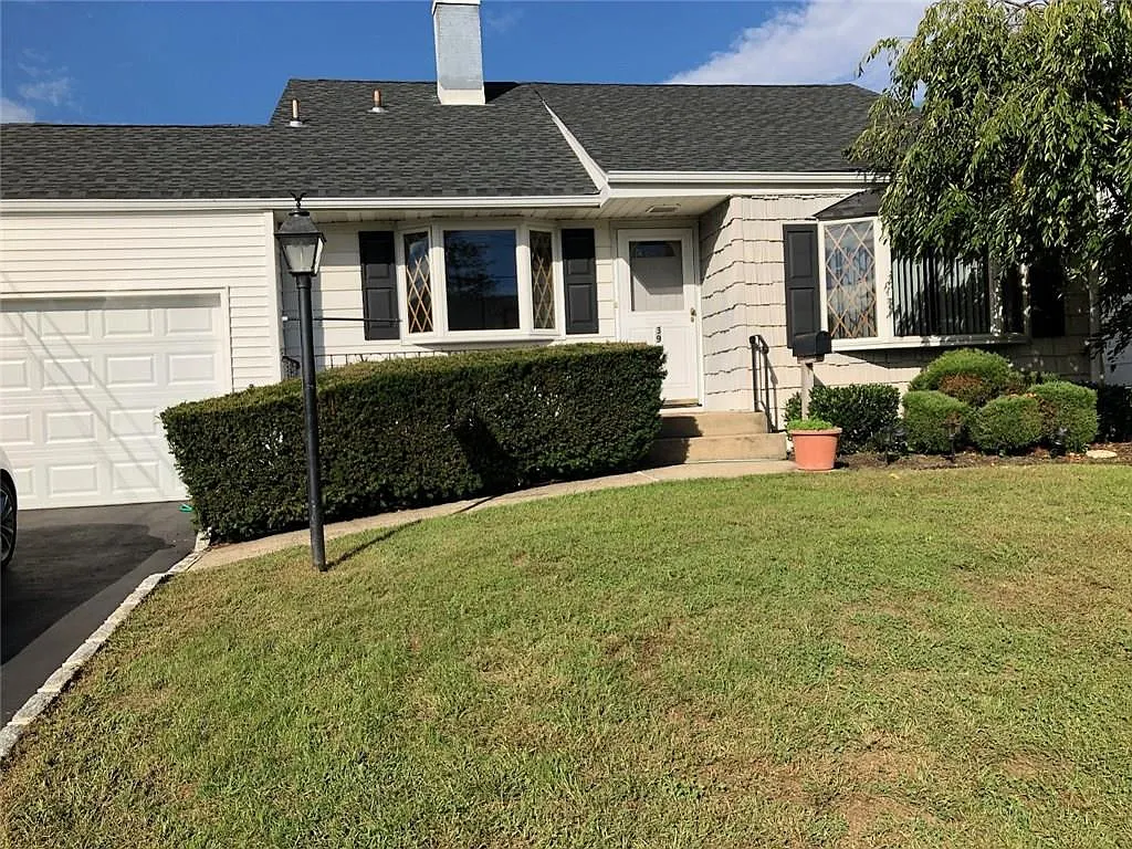 39 McKinley Ave photo 1