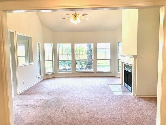 5th image of 208 Shadow Wood Dr