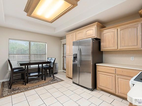 4th image of 1017 N Mark Cir