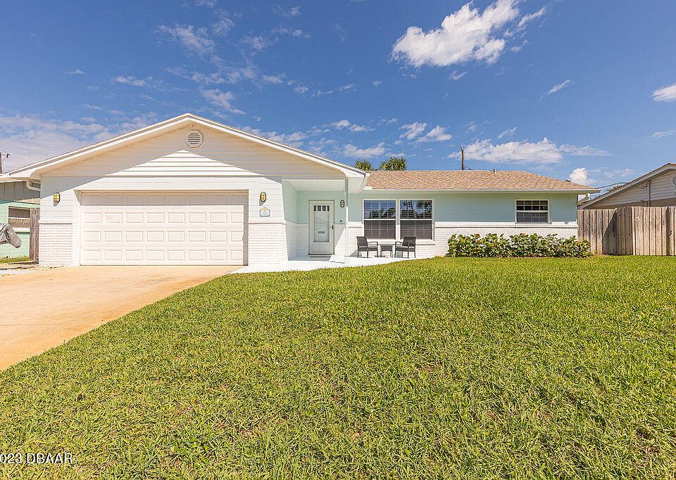 1st image of 135 Beau Rivage Dr