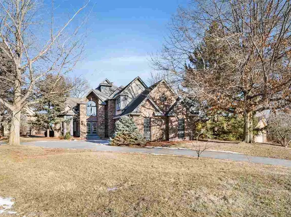 1701 Brown Deer Rd, Coralville, IA 52241