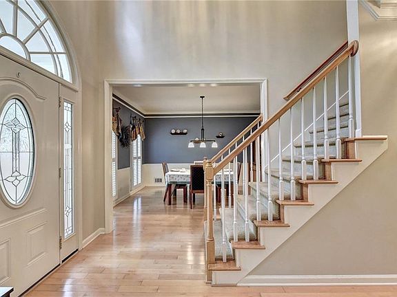 4th image of 2490 Woodbrook Ct