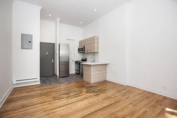 Rented by AD Real Estate Investors | media 17