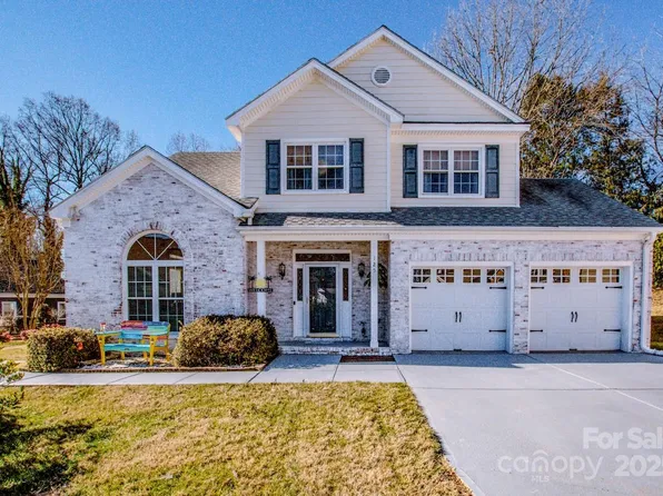 125 Lakewood Circle Dr, Mooresville, NC 28117