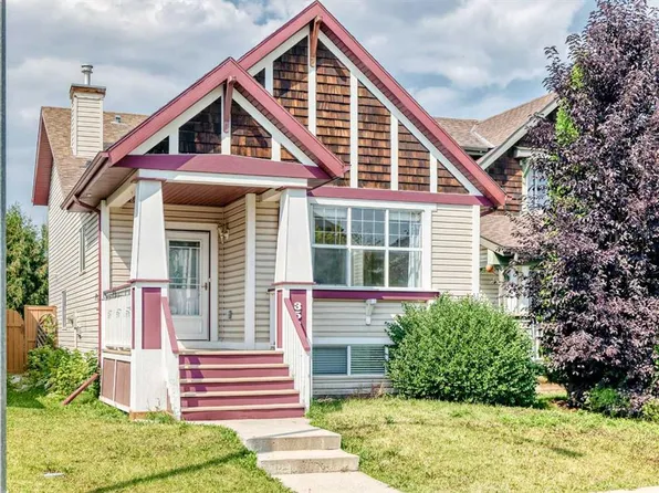 352 Copperfield Gdns SE, Calgary, AB T2Z 4C3