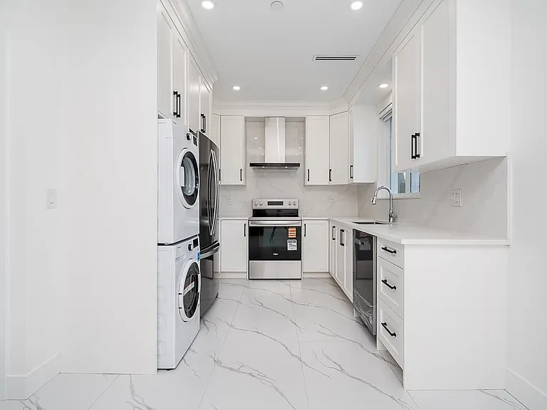 4 W 28th Ave — Photo 12