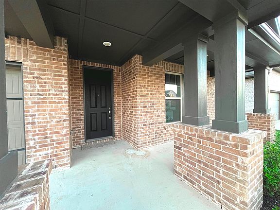 3rd image of 1729 Whitney Dr